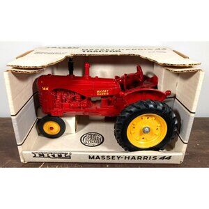 Ertl Massey-Harris 44 Narrow Front Tractor 1/16 Diecast w/ Box 1988 No. 1133